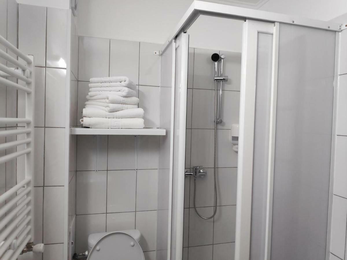 Hostel Caliman Caciulata Buitenkant foto