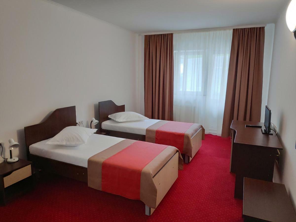 Hostel Caliman Caciulata Buitenkant foto